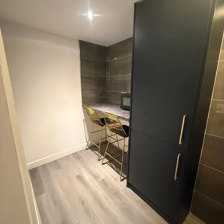 Luxury No'14 * Bradford (West Yorkshire)